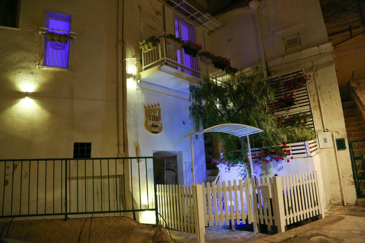 The Bridge Suites Γκραβίνα Εξωτερικό φωτογραφία